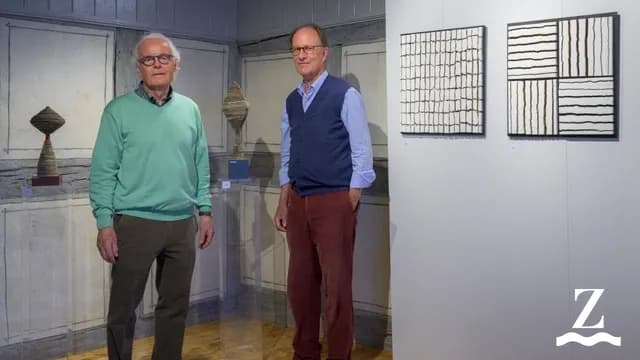 Für seine Werke durchsucht er die Kartonsammlung