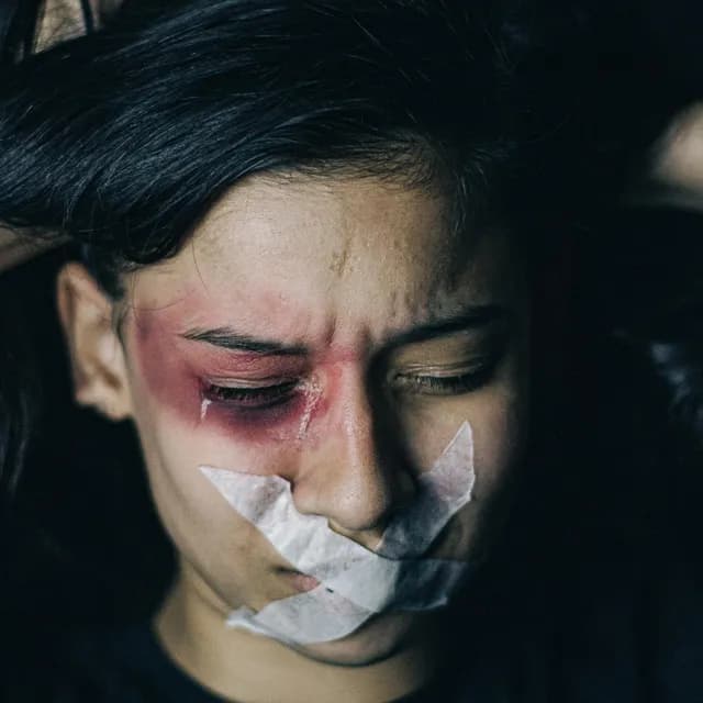 Στόματα ερμητικά κλειστά