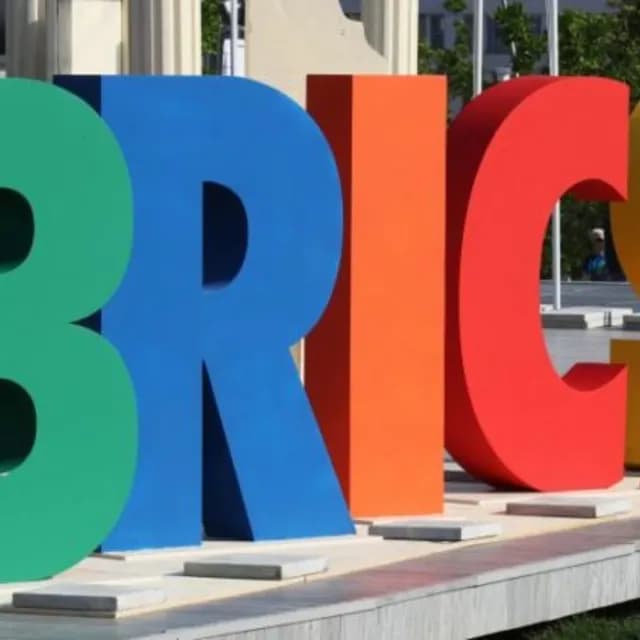 Ο αντίθετος πόλος