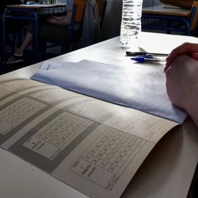 Πανελλαδικές 2021: Δείτε τα θέματα σε Ιστορία, Φυσική και Οικονομία